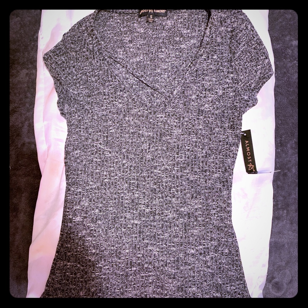 Women’s nwt sexy tee w/ cross cross front v neck